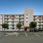 Amoureva F N18 - 2p4 *